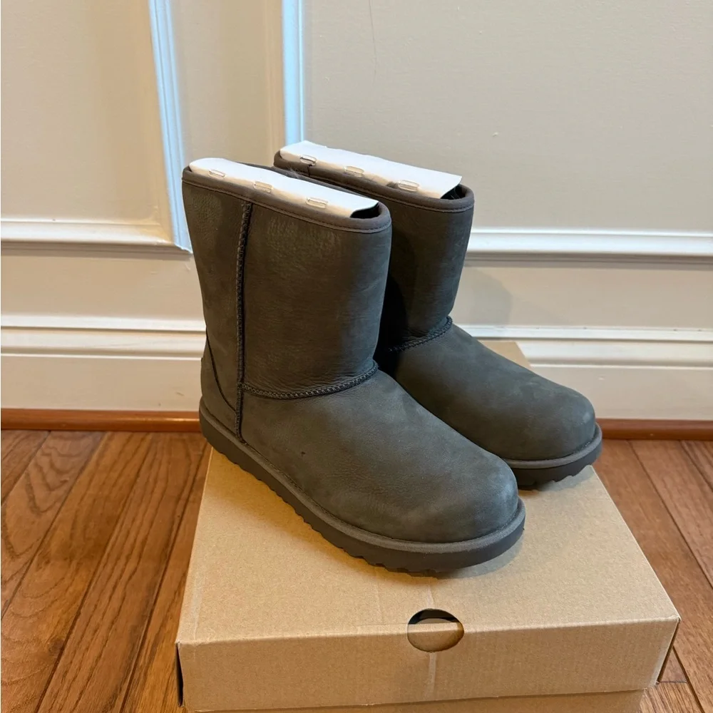 UGG Classic Short Boots in Dark Gray NWT